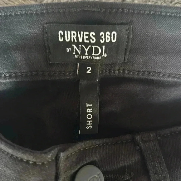NYDJ Curves 360 Slim Straight Leg Ankle Jeans in Black Size 2P NWT - Picture 5 of 9